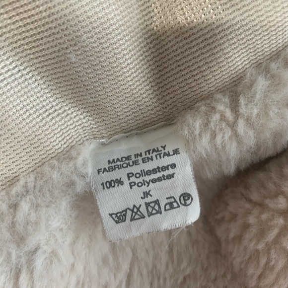 Cream Brandy Melville Faux Fur Jacket - Picture 12 of 12